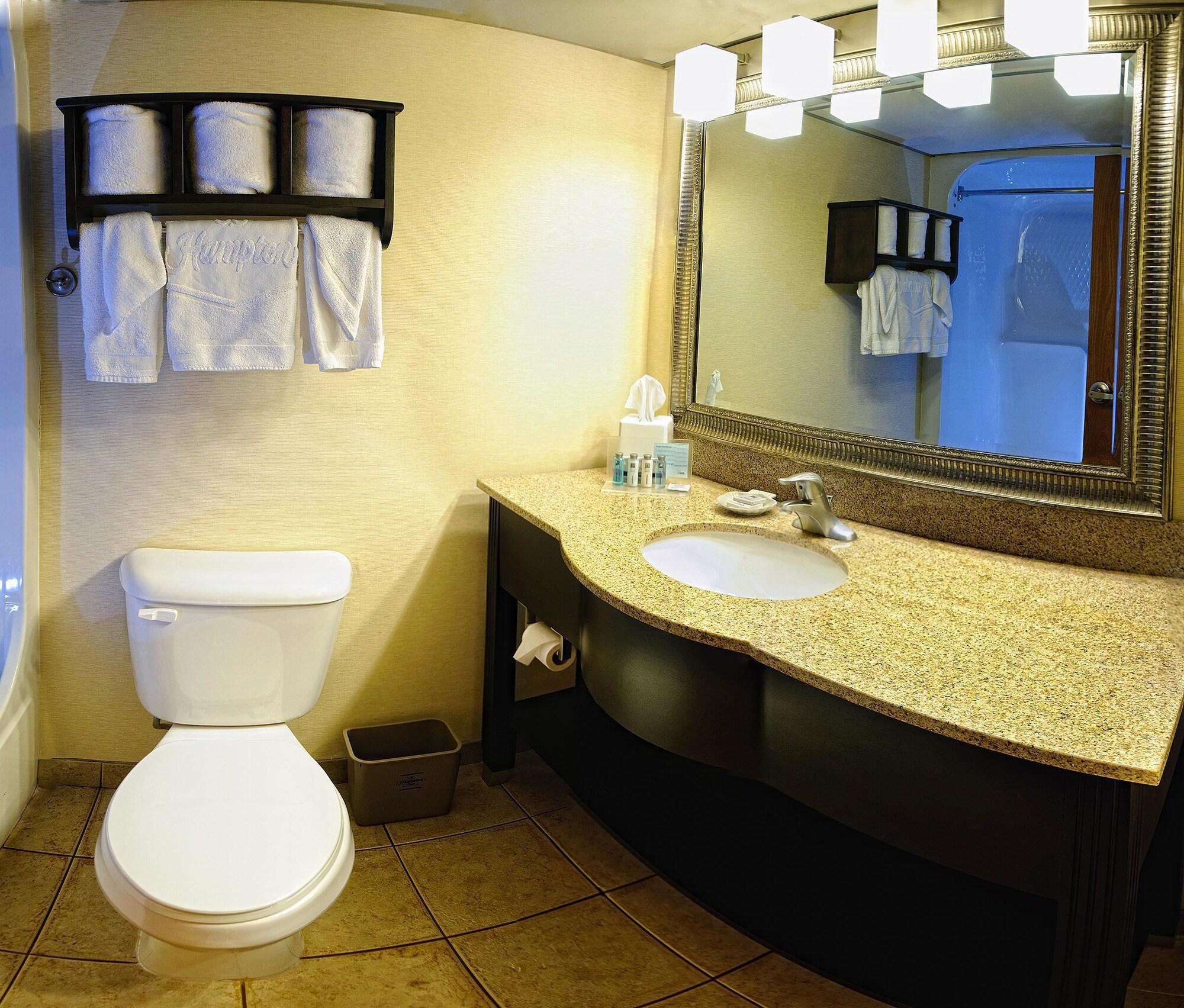 Hampton Inn Кінстон Номер фото