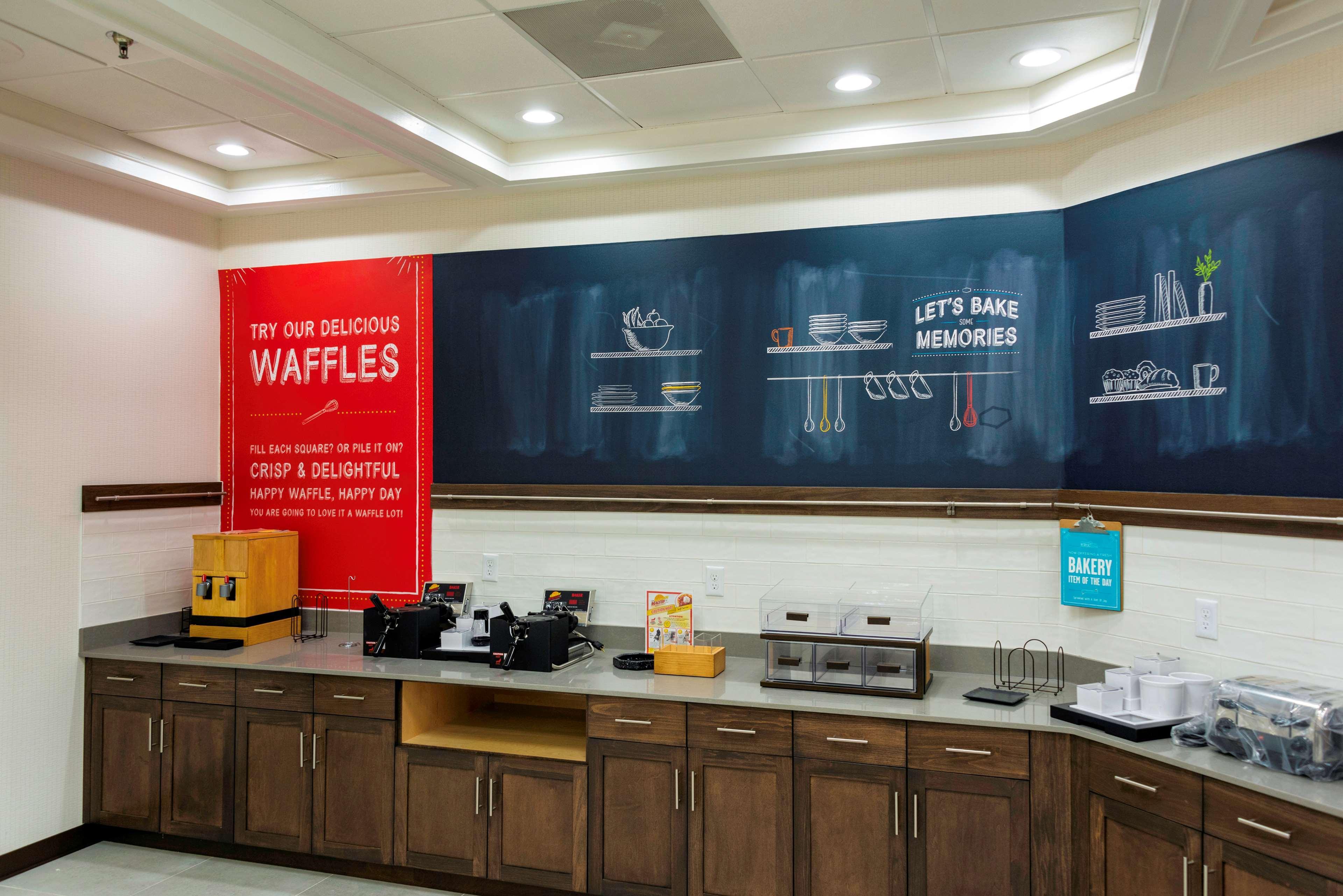Hampton Inn Кінстон Екстер'єр фото